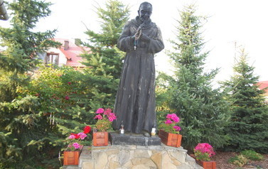 Sanktuarium - Pomniki i figury&hellip; 3