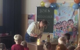 Święto pełne radości- Dzień Przedszkolaka w Chybicach 7