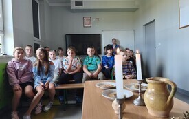 Ciemno wszędzie, głucho wszędzie - Narodowe Czytanie 2026 w PSP w Łomnie 8