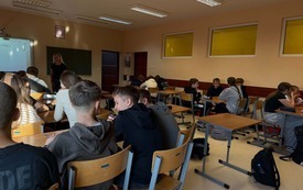 Galeria aktualności Profilaktyka w praktyce: Uczniowie klas 7 i 8 wzięli udział w programie &bdquo;Debata&rdquo; 4