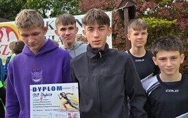 Brązowy medal i świetne występy uczni&oacute;w z Chybic w finale wojew&oacute;dzkim sztafetowych bieg&oacute;w przełajowych! 3