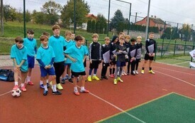 Zwycięstwo chłopc&oacute;w z Chybic w gminnym turnieju mini piłki nożnej 2