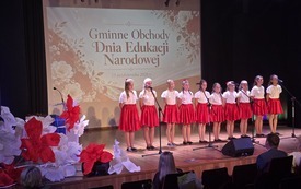 Galeria aktualności Gminny Dzień Edukacji Narodowej. Podziękowania, nagrody i awanse zawodowe nauczycieli 1
