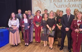 Galeria aktualności Gminny Dzień Edukacji Narodowej. Podziękowania, nagrody i awanse zawodowe nauczycieli 12