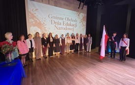 Galeria aktualności Gminny Dzień Edukacji Narodowej. Podziękowania, nagrody i awanse zawodowe nauczycieli 39