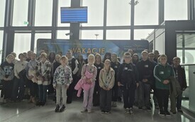 Uczniowie klas IV&ndash;VIII z wizytą na Lotnisku Warszawa-Radom &ndash; poznajemy świat zawod&oacute;w 1