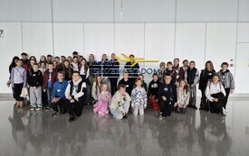 Uczniowie klas IV&ndash;VIII z wizytą na Lotnisku Warszawa-Radom &ndash; poznajemy świat zawod&oacute;w 2