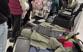 Uczniowie klas IV&ndash;VIII z wizytą na Lotnisku Warszawa-Radom &ndash; poznajemy świat zawod&oacute;w 16