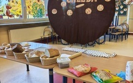 Galeria aktualności Dzie￱ń Chleba w naszym przedszkolu 8