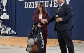Galeria aktualności Uroczyste otwarcie hali sportowej  37