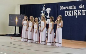 Galeria aktualności Uroczyste otwarcie hali sportowej  60