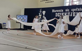 Galeria aktualności Uroczyste otwarcie hali sportowej  70