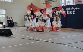 Galeria aktualności Uroczyste otwarcie hali sportowej  78