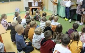 PSP Chybice- Mały jeżyk, wielkie emocje &ndash; spotkanie czytelnicze 12