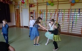 Zabawa karnawałowa - PSP Łomno 1