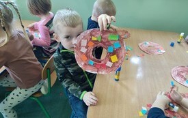 Tłusty Czwartek u przedszkolak&oacute;w z Publicznej Szkoły Podstawowej w Łomnie 24