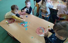 Tłusty Czwartek u przedszkolak&oacute;w z Publicznej Szkoły Podstawowej w Łomnie 29