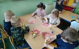 Tłusty Czwartek u przedszkolak&oacute;w z Publicznej Szkoły Podstawowej w Łomnie 30