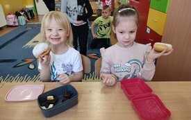 Tłusty Czwartek u przedszkolak&oacute;w z Publicznej Szkoły Podstawowej w Łomnie 33