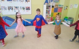 W  karnawale  wszyscy urządzają bale       14