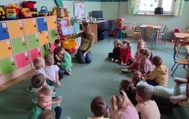 Dzień dentysty u przedszkolak&oacute;w - PSP Łomno 7