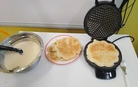 Pieczenie Gofr&oacute;w w Przedszkolu w Radkowicach z wykorzystaniem sprzętu i wyposażenia zakupionego z projektu ,,Laboratoria przyszłości&rdquo;. 6