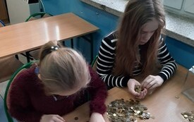 G&oacute;ra grosza - Publiczna Szkoła Podstawowa w Łomnie 2