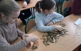 G&oacute;ra grosza - Publiczna Szkoła Podstawowa w Łomnie 3