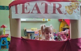 Dzień Teatru u przedszkolak&oacute;w z Publicznej Szkole Podstawowej w Łomnie 16