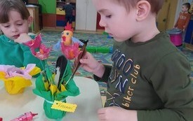 Przygotowania do Świąt Wielkanocnych u przedszkolak&oacute;w z Chybic. 21
