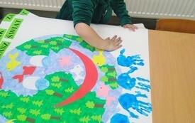 Dzień Ziemi w Przedszkolu w Radkowicach z wykorzystaniem sprzętu i wyposażenia zakupionego z projektu ,,Laboratoria przyszłości&rdquo;. 25