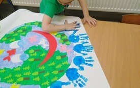 Dzień Ziemi w Przedszkolu w Radkowicach z wykorzystaniem sprzętu i wyposażenia zakupionego z projektu ,,Laboratoria przyszłości&rdquo;. 26