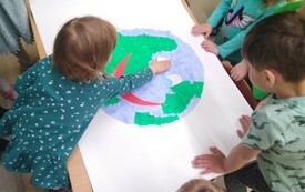 Dzień Ziemi w Przedszkolu w Radkowicach z wykorzystaniem sprzętu i wyposażenia zakupionego z projektu ,,Laboratoria przyszłości&rdquo;. 32