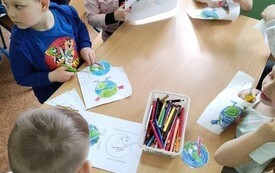 Obchody Dnia Ziemi w przedszkolu - PSP Łomno 25