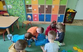 Obchody Dnia Ziemi w przedszkolu - PSP Łomno 37