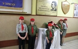 Dzień Patrona w Publicznej Szkole Podstawowej  im. Feliksa Szczęsnego Karnickiego w Chybicach 2