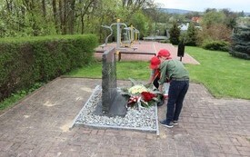 Dzień Patrona w Publicznej Szkole Podstawowej  im. Feliksa Szczęsnego Karnickiego w Chybicach 8