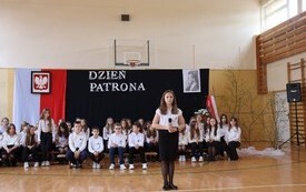 Dzień Patrona w Publicznej Szkole Podstawowej  im. Feliksa Szczęsnego Karnickiego w Chybicach 19