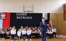 Dzień Patrona w Publicznej Szkole Podstawowej  im. Feliksa Szczęsnego Karnickiego w Chybicach 29