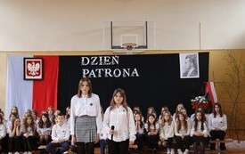 Dzień Patrona w Publicznej Szkole Podstawowej  im. Feliksa Szczęsnego Karnickiego w Chybicach 30