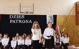 Dzień Patrona w Publicznej Szkole Podstawowej  im. Feliksa Szczęsnego Karnickiego w Chybicach 35