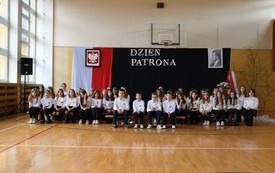 Dzień Patrona w Publicznej Szkole Podstawowej  im. Feliksa Szczęsnego Karnickiego w Chybicach 39