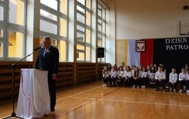 Dzień Patrona w Publicznej Szkole Podstawowej  im. Feliksa Szczęsnego Karnickiego w Chybicach 40
