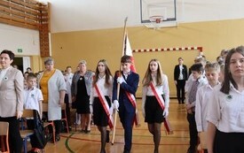 Dzień Patrona w Publicznej Szkole Podstawowej  im. Feliksa Szczęsnego Karnickiego w Chybicach 47