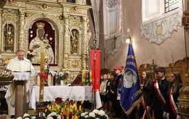 Dzień Patrona w Publicznej Szkole Podstawowej  im. Feliksa Szczęsnego Karnickiego w Chybicach 52