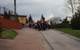 Dzień Patrona w Publicznej Szkole Podstawowej  im. Feliksa Szczęsnego Karnickiego w Chybicach 59