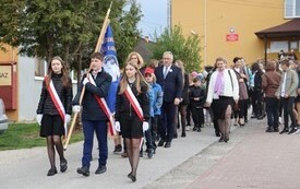 Dzień Patrona w Publicznej Szkole Podstawowej  im. Feliksa Szczęsnego Karnickiego w Chybicach 60