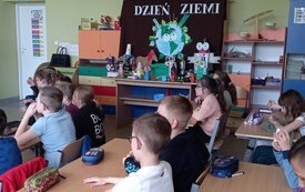  Obchody Dnia Ziemi w kl. I-III PSP im. W. Pomianowskiej w Radkowicach. 44