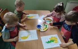 Święta Majowe u przedszkolak&oacute;w - PSP Łomno 4