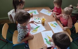 Święta Majowe u przedszkolak&oacute;w - PSP Łomno 5